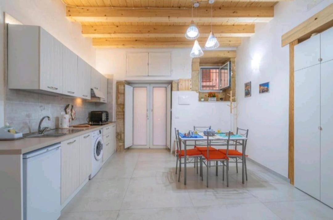 La Casa Dei Candelai Сиракуза Екстериор снимка