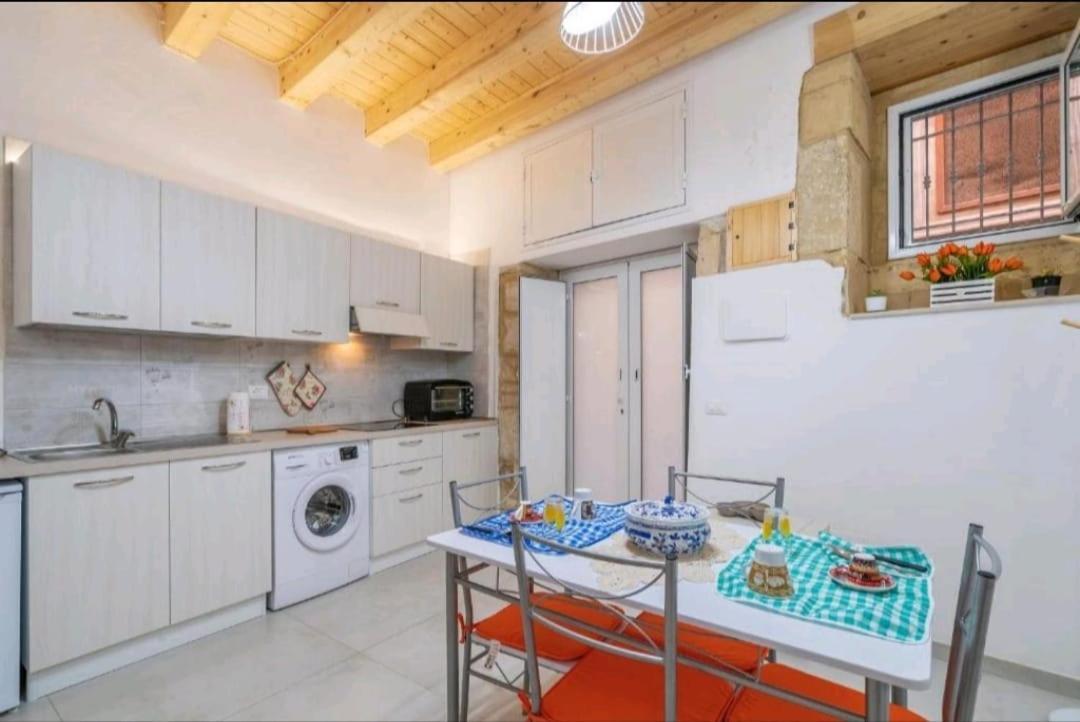 La Casa Dei Candelai Сиракуза Екстериор снимка